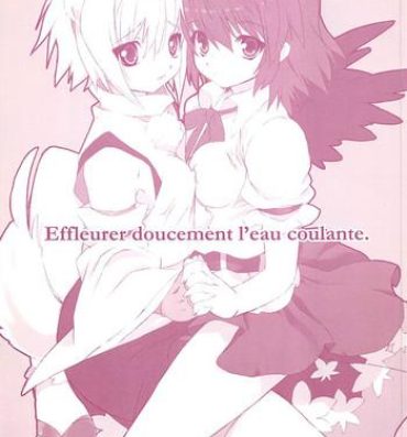 Gay Gloryhole Effleurer doucement l'eau coulante.- Touhou project hentai First Time
